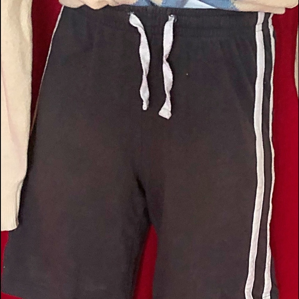 PLACE - Authentic Quality Cotton Shorts - Picture 2 of 5
